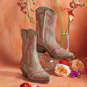 Italian Solaria Embroidered Leather Boots